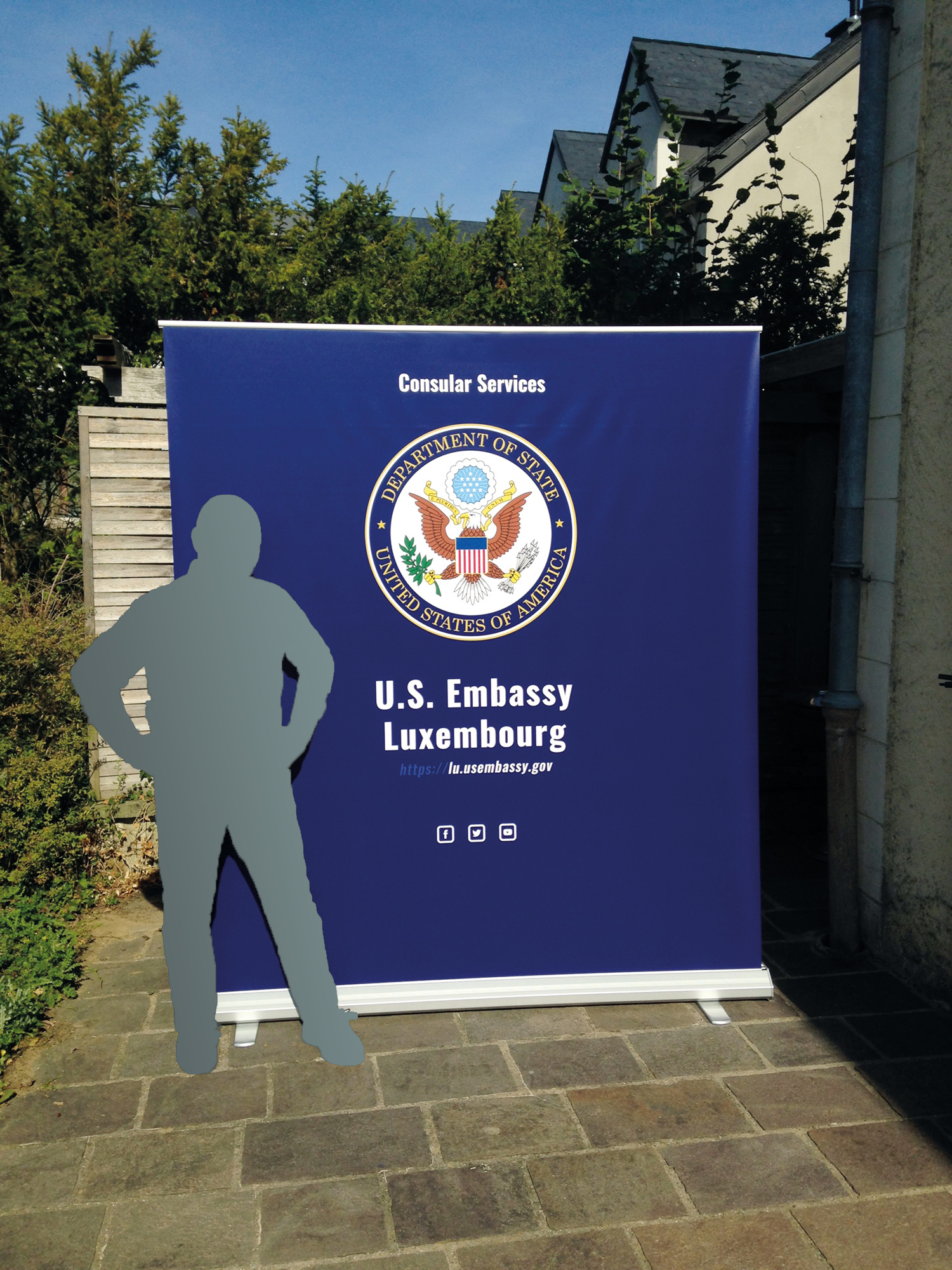 American embassy luxembourg roll up silhouette xxl