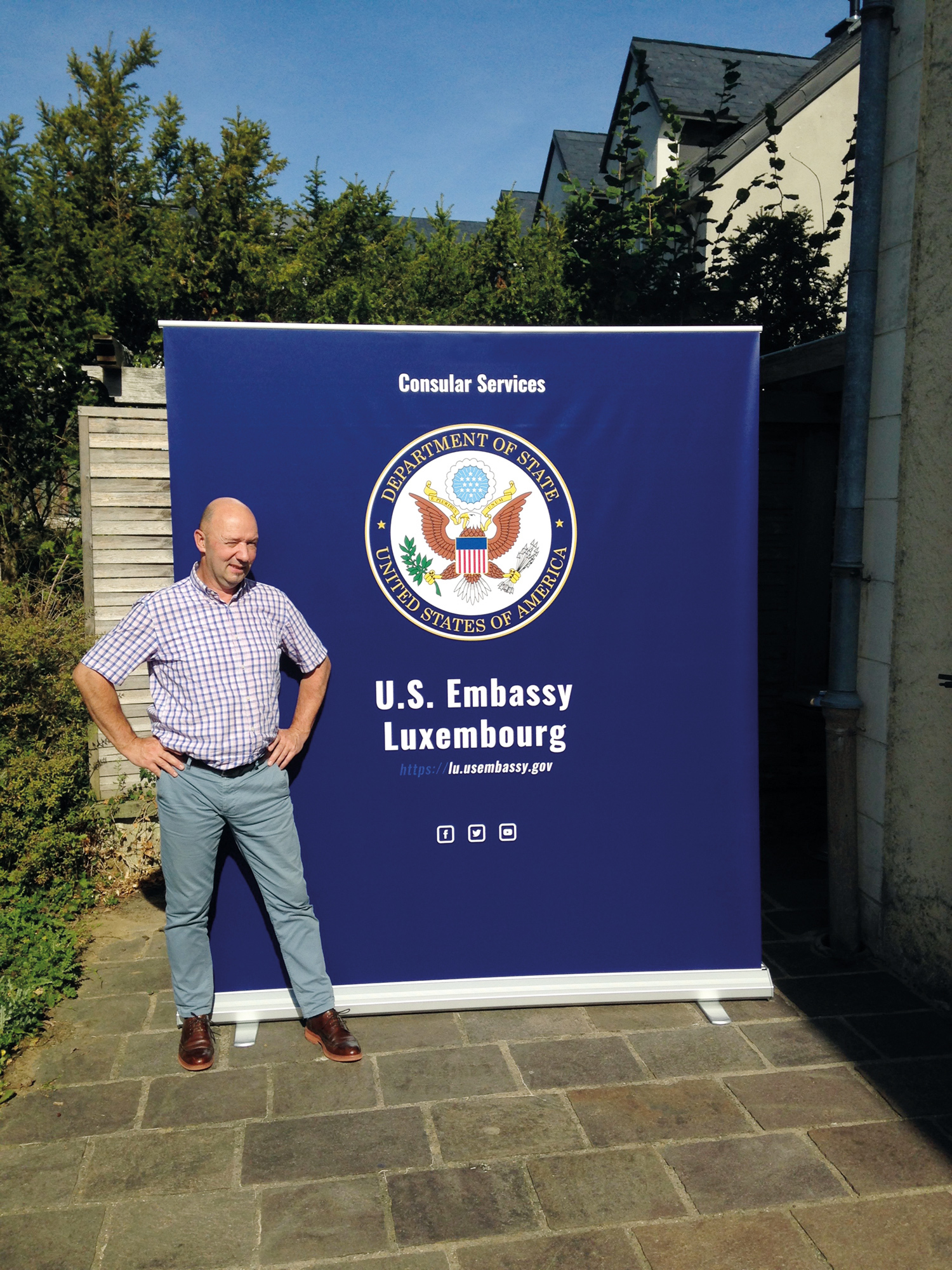 American embassy luxembourg roll up xxl